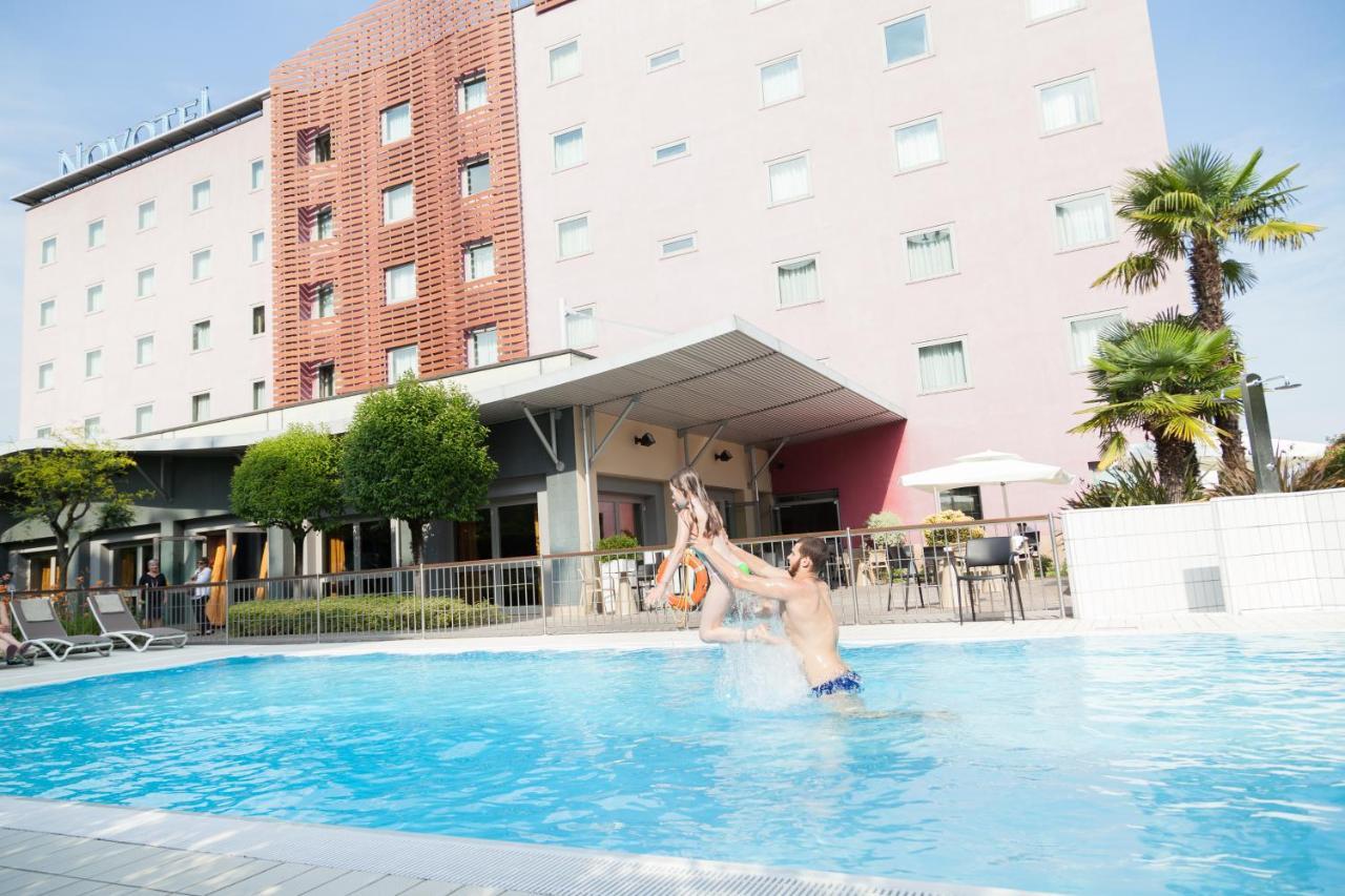 Novotel Brescia Due Exteriör bild