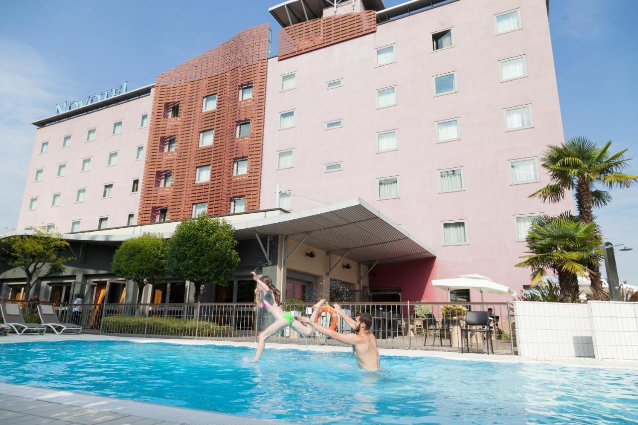 Novotel Brescia Due Exteriör bild