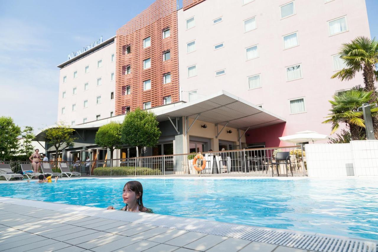 Novotel Brescia Due Exteriör bild